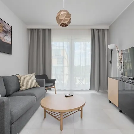 Lägenhet Lwowska By The Malta With Parking By Renters Prestige