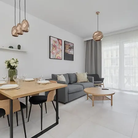 Lägenhet Lwowska By The Malta With Parking By Renters Prestige