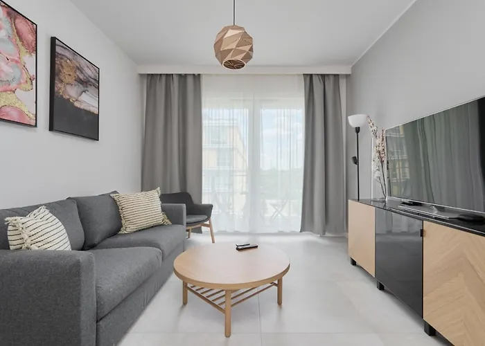 Lägenhet Lwowska By The Malta With Parking By Renters Prestige