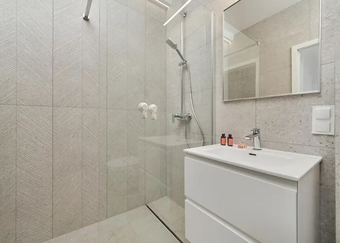 Lwowska By The Malta With Parking By Renters Prestige *